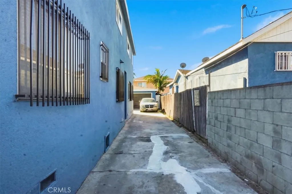 224 W 107th, Los Angeles, California 90003 home-pic-5